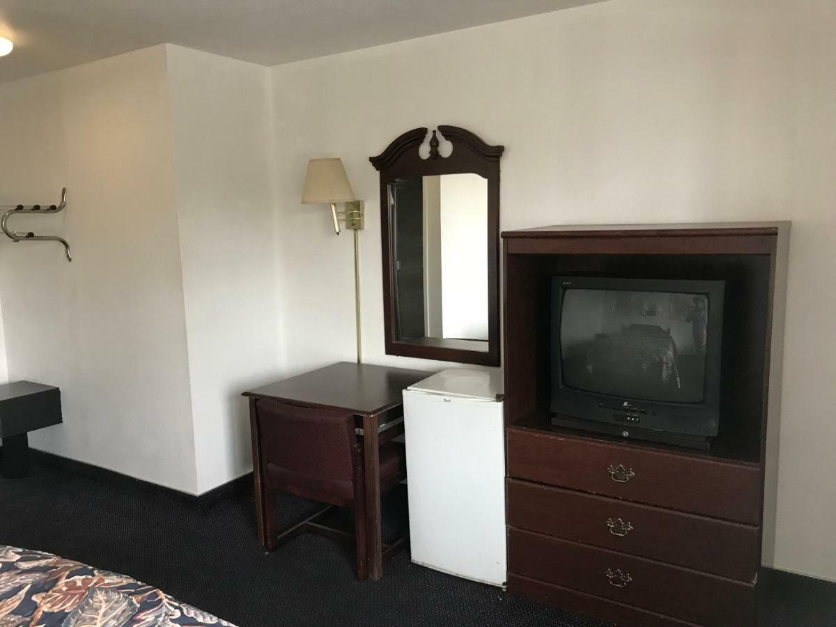 American Budget Inn And Suites-Modesto Bagian luar foto